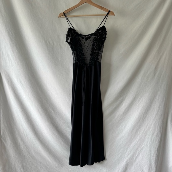 Flora Nikrooz Showstopper Long Gown / Black Lace Nightgown - Picture 5 of 12